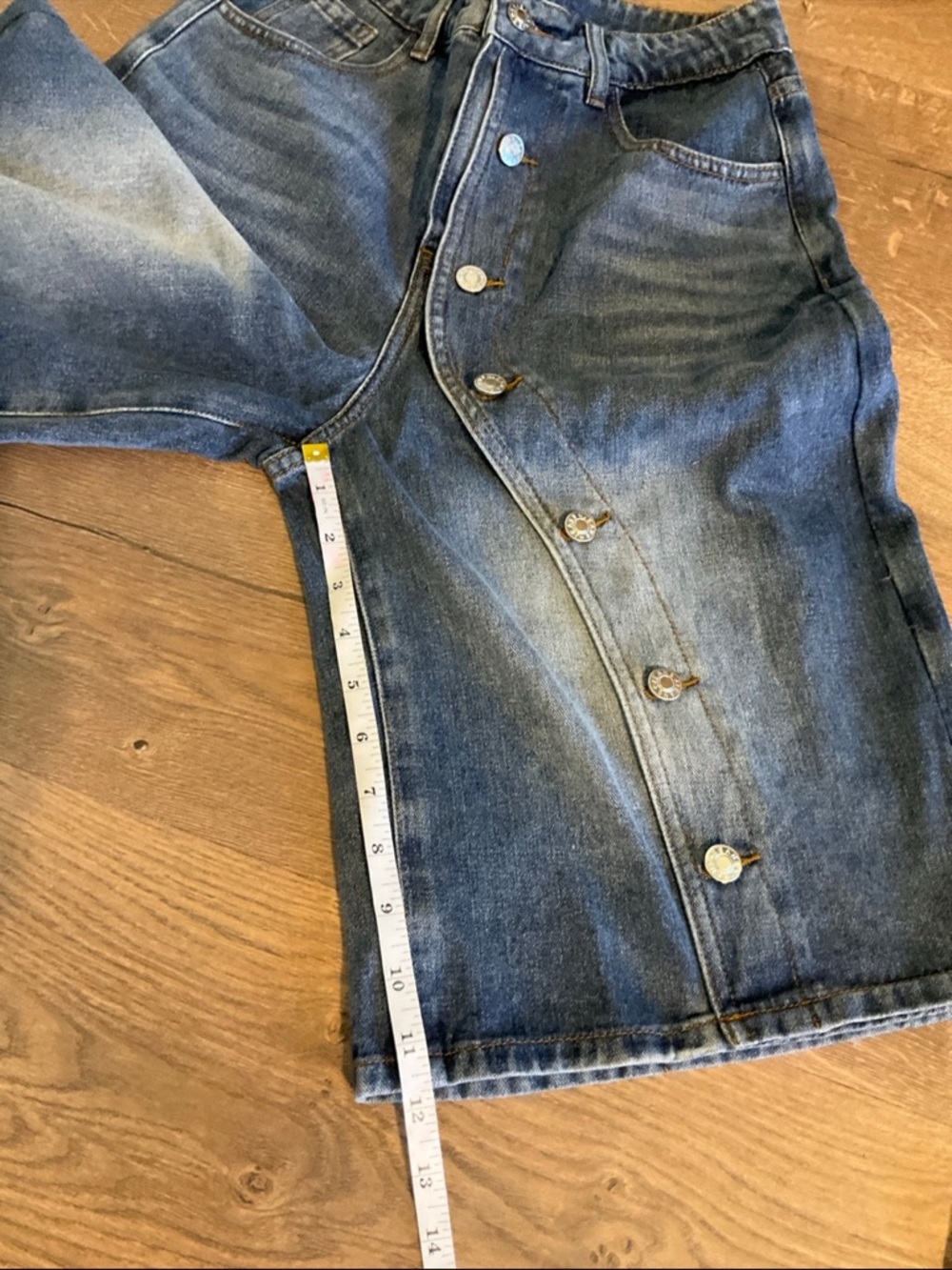 Mica’s denim wide leg Bermuda Shorts with button cascade detail, S, NWT! - Picture 5 of 7